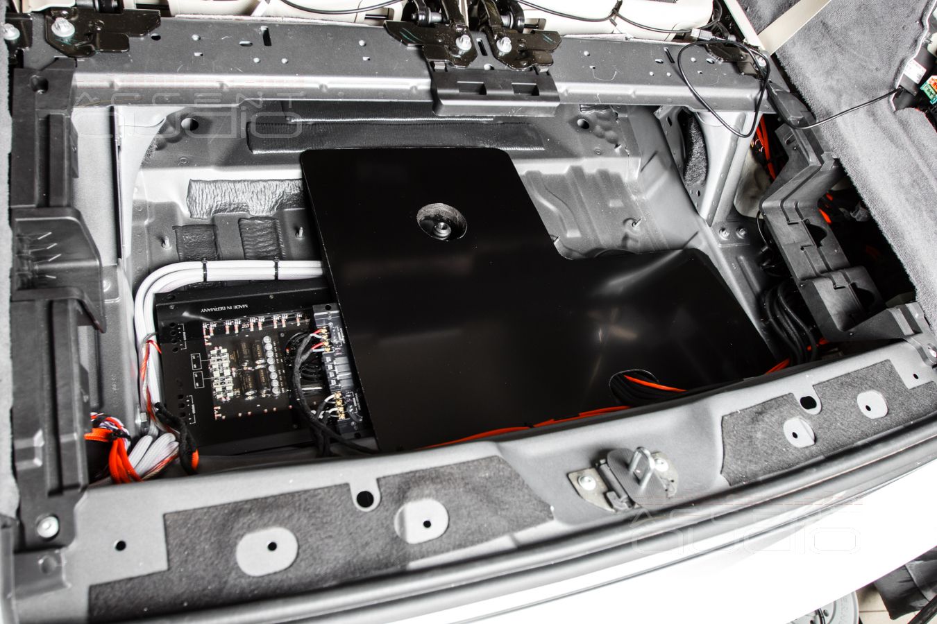 Глубокая интеграция усилителей Helix CFour и H400X в Mercedes-Benz GLS 2020