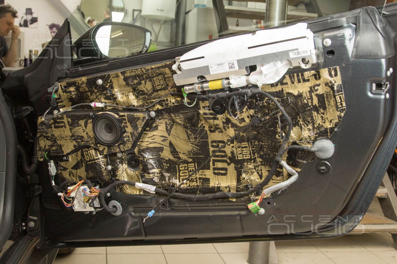 Среднечастотные немцы Eton Graphit в Aston Martin DBS