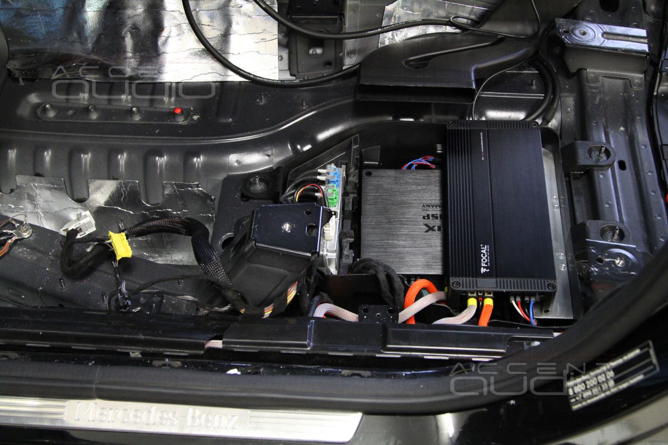 Установка усилителей в Mercedes-Benz GLS Helix PSix и Focal FPX 1.1000