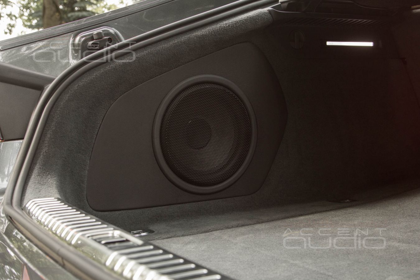 Стильный и уверенный – настоящий сабвуфер в Audi A7