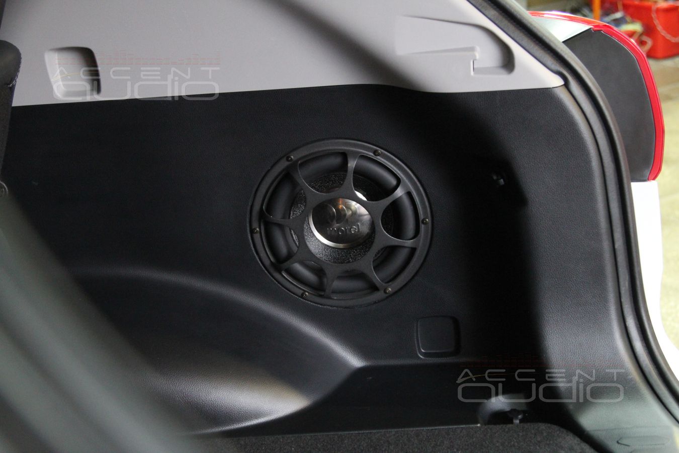 Замена сабвуфера в Kia Sportage