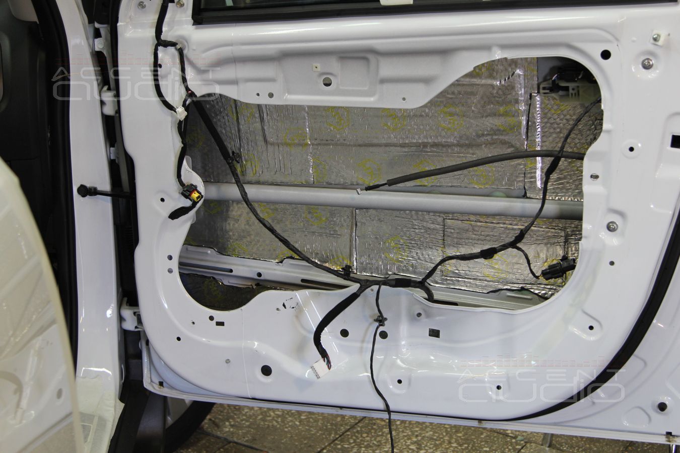 Замена акустических систем (динамиков) в Kia Sportage