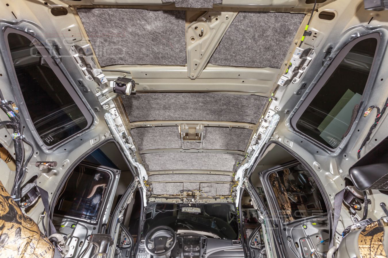 Шумоизоляция – обязательная процедура для Mitsubishi Pajero Sport