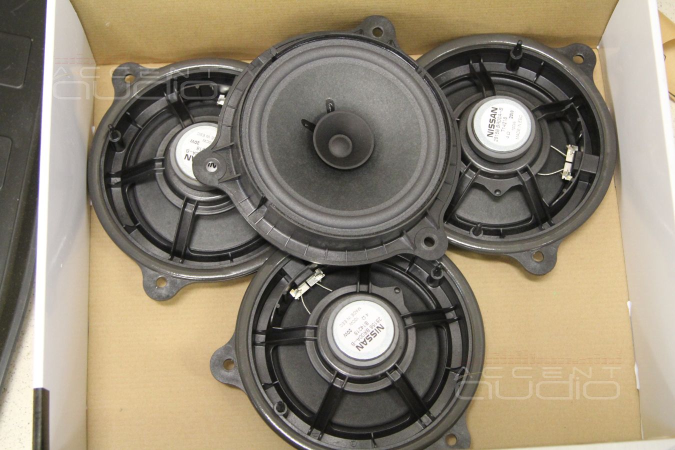 Установка акустики Focal 