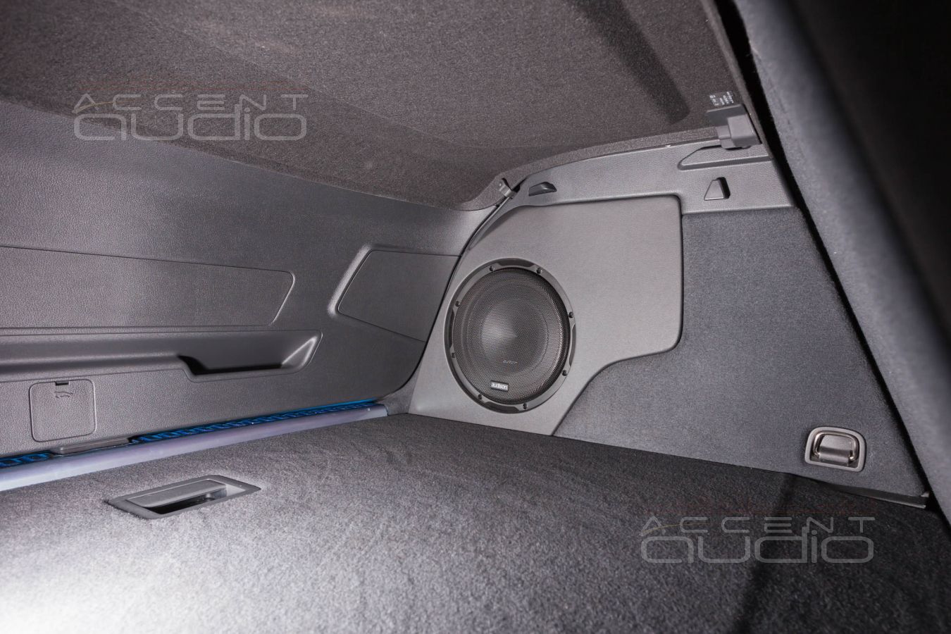 Сабвуфер-стелс специально для нового Audi A3