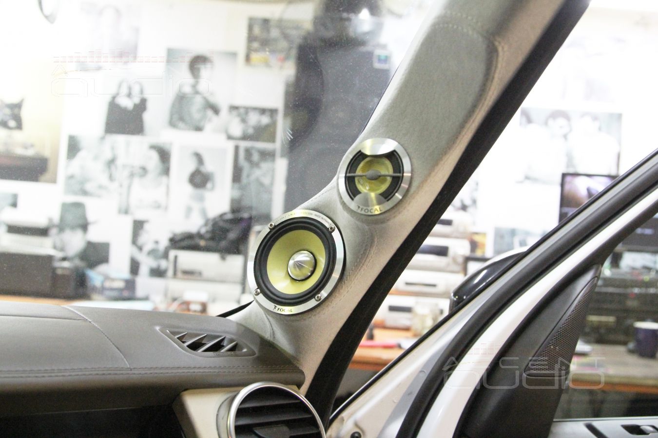 Установка акустики в Range Rover Discovery: изготовление подиумов