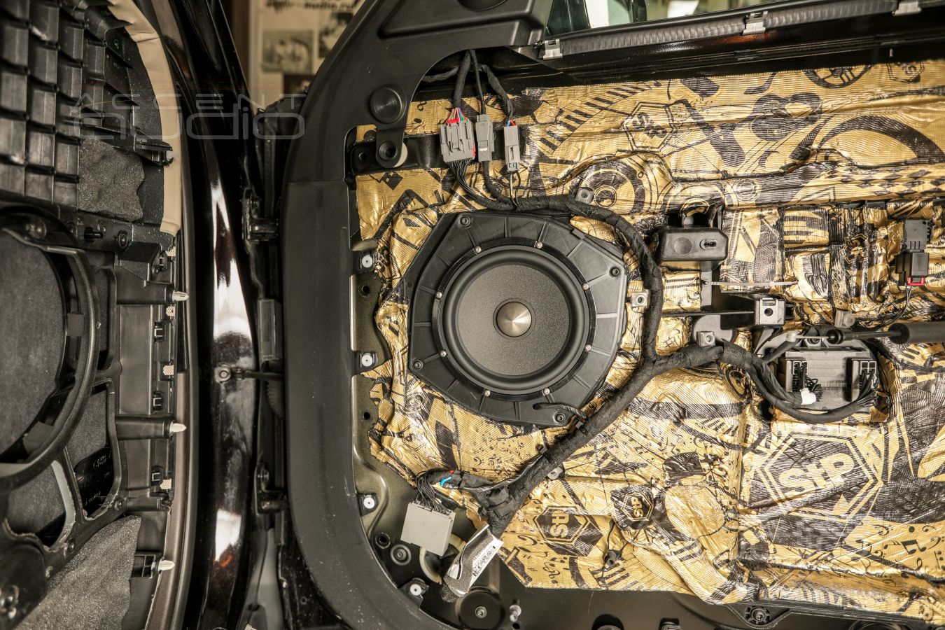 Аудиоподготовка передних дверей RangeRover и установка акустики Brax