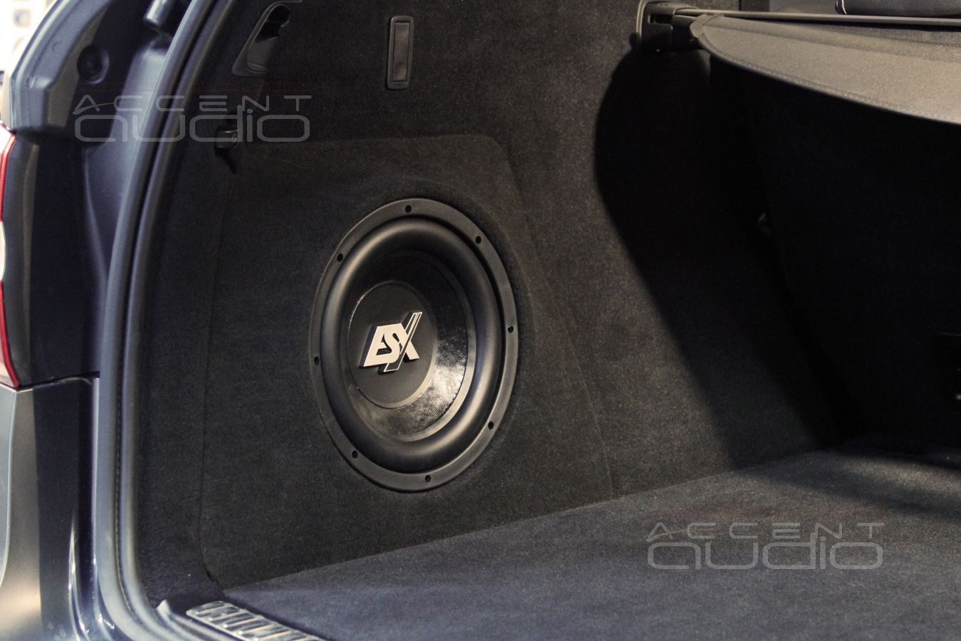Сабвуфер стелс в Mercedes-Benz ML