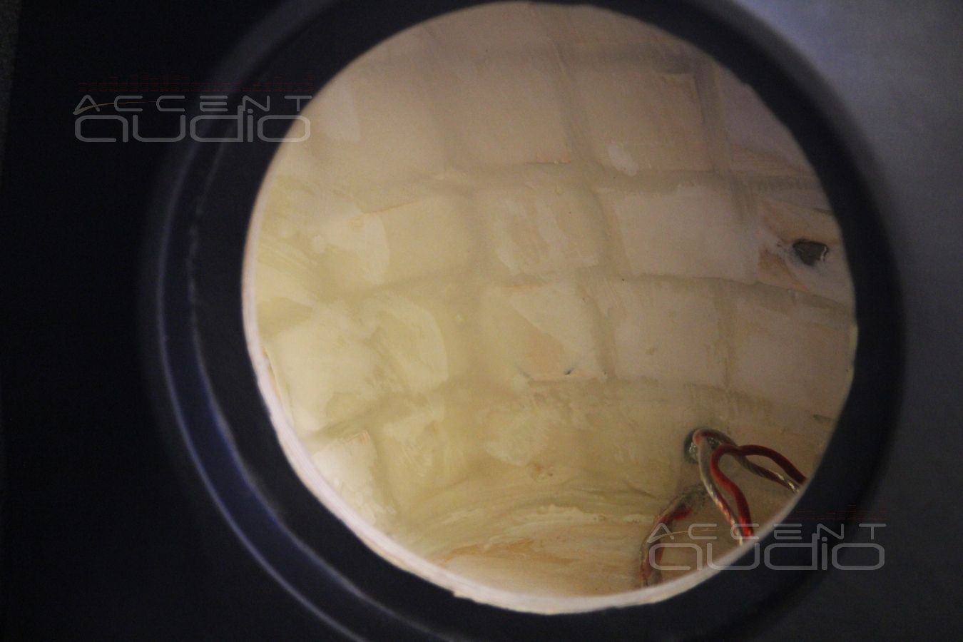 Правые и левые сабвуферы – исполнение на вкус