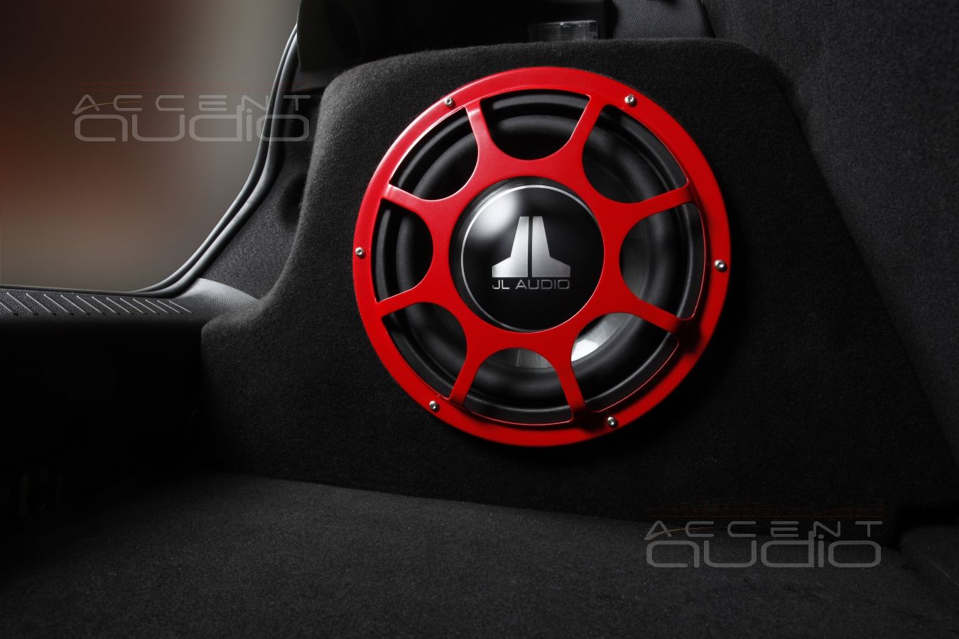 Сабвуфер стелс в Renault Clio RS Sport