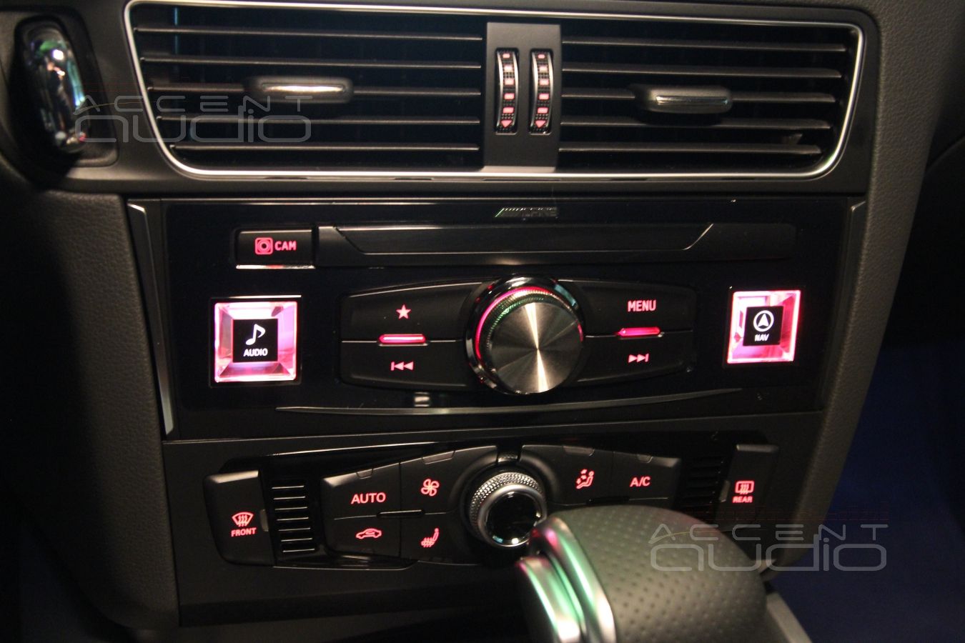 Alpine X701D-A в Audi Q5