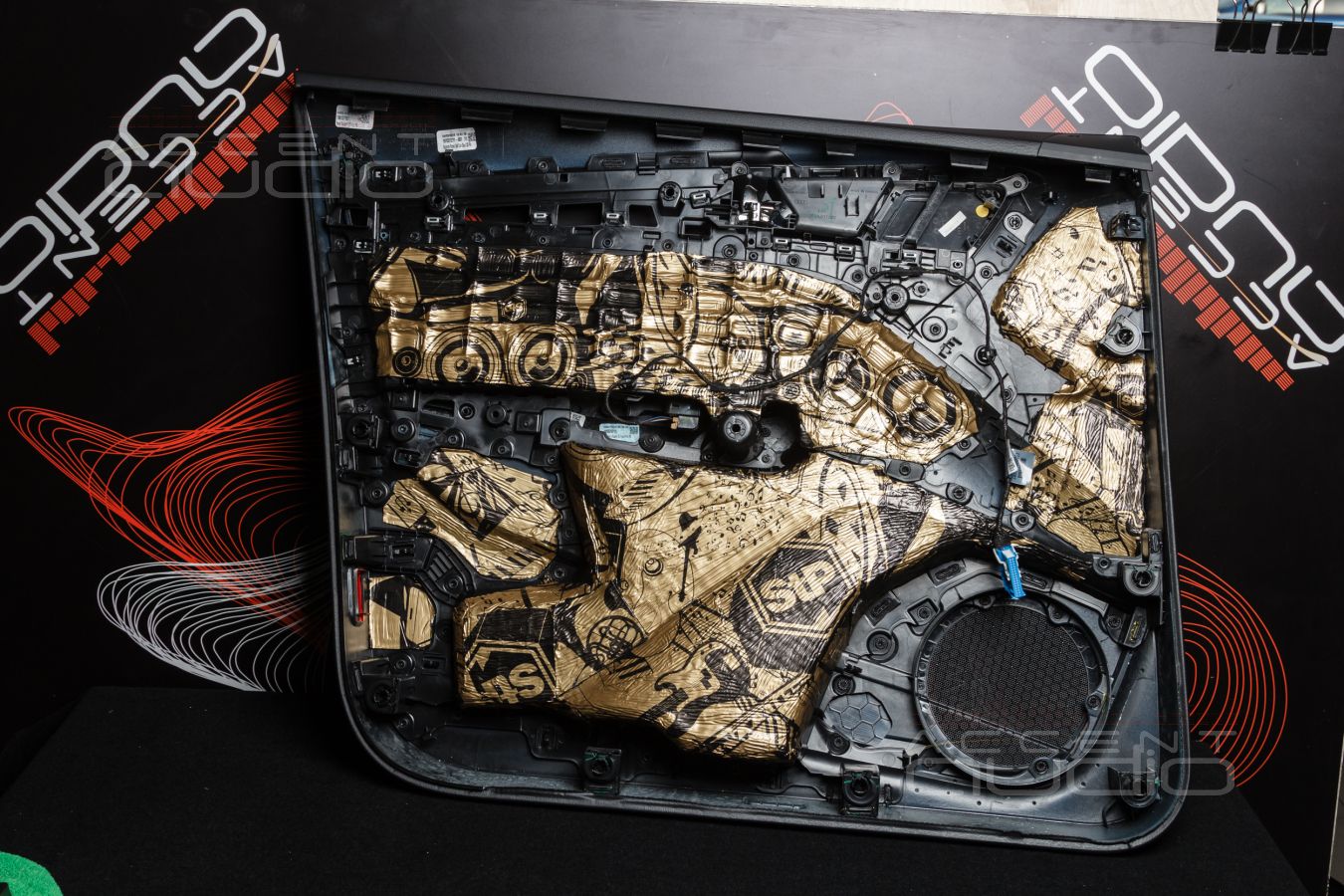 Шумоизоляция\Аудиоподготовка дверей и установка новой акустики SOAudio в Audi Q5