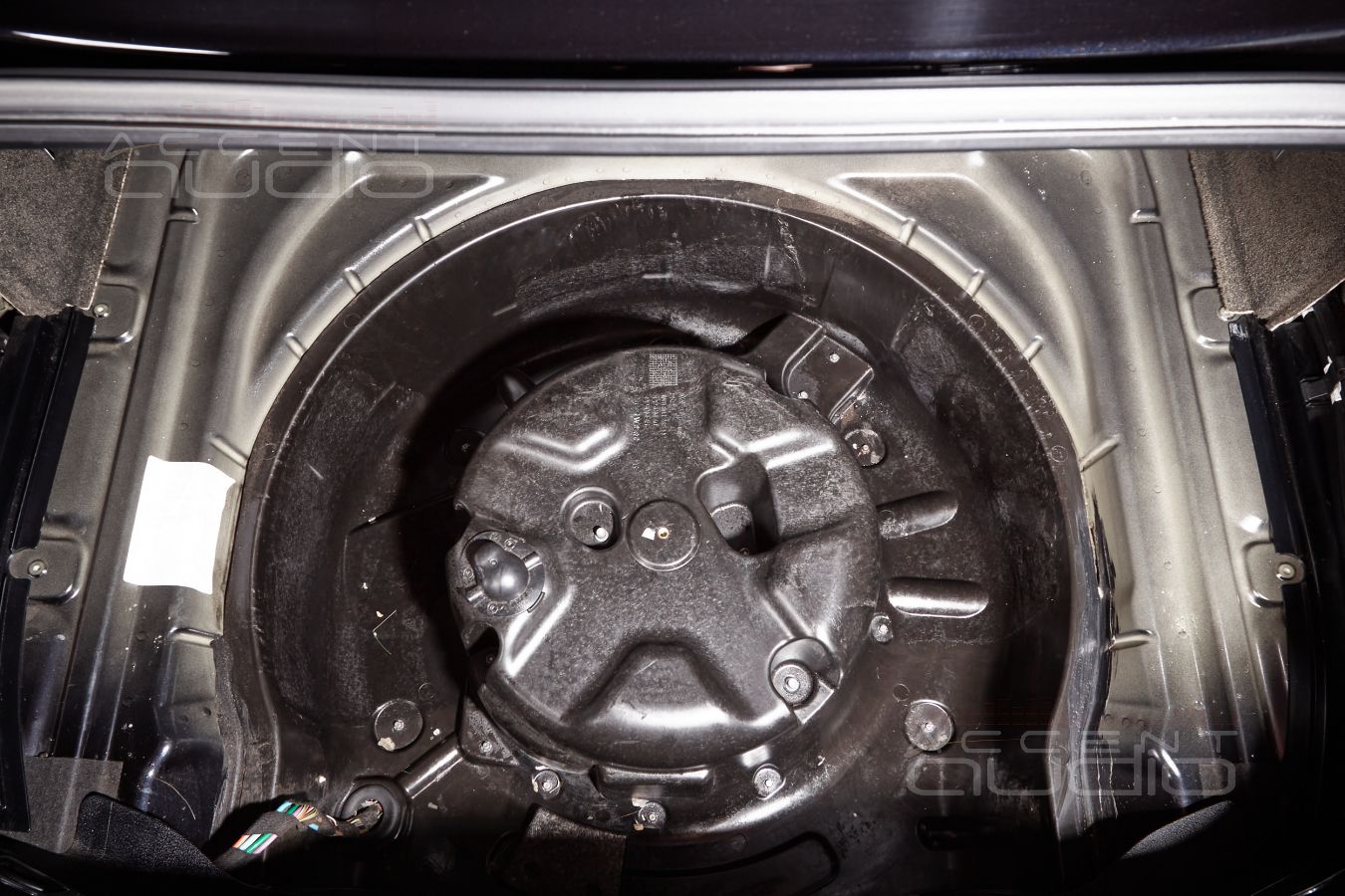 Установка усилителей в Bentley Continental GT