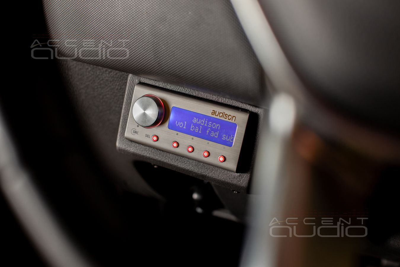 Установка усилителей Audison SRx 2S.1 и JLAudio JX 100\1D в подполье багажного отсека