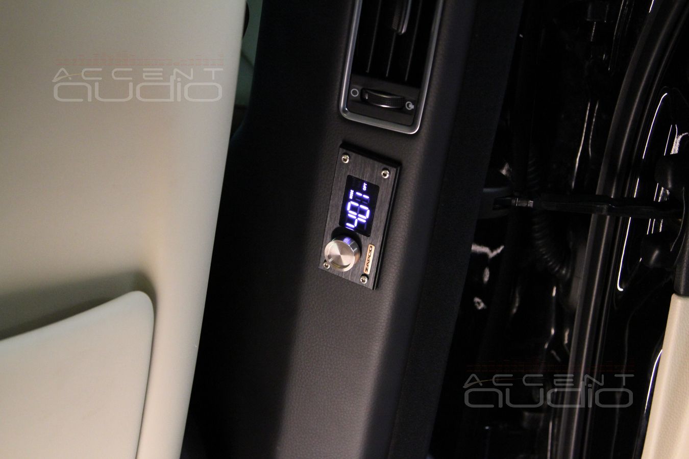 Управляющая панель усилителя Zapco 