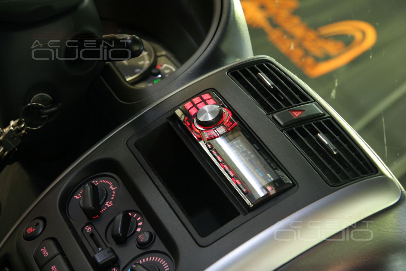 Suzuki Jimny: отличный звук легко и изящно