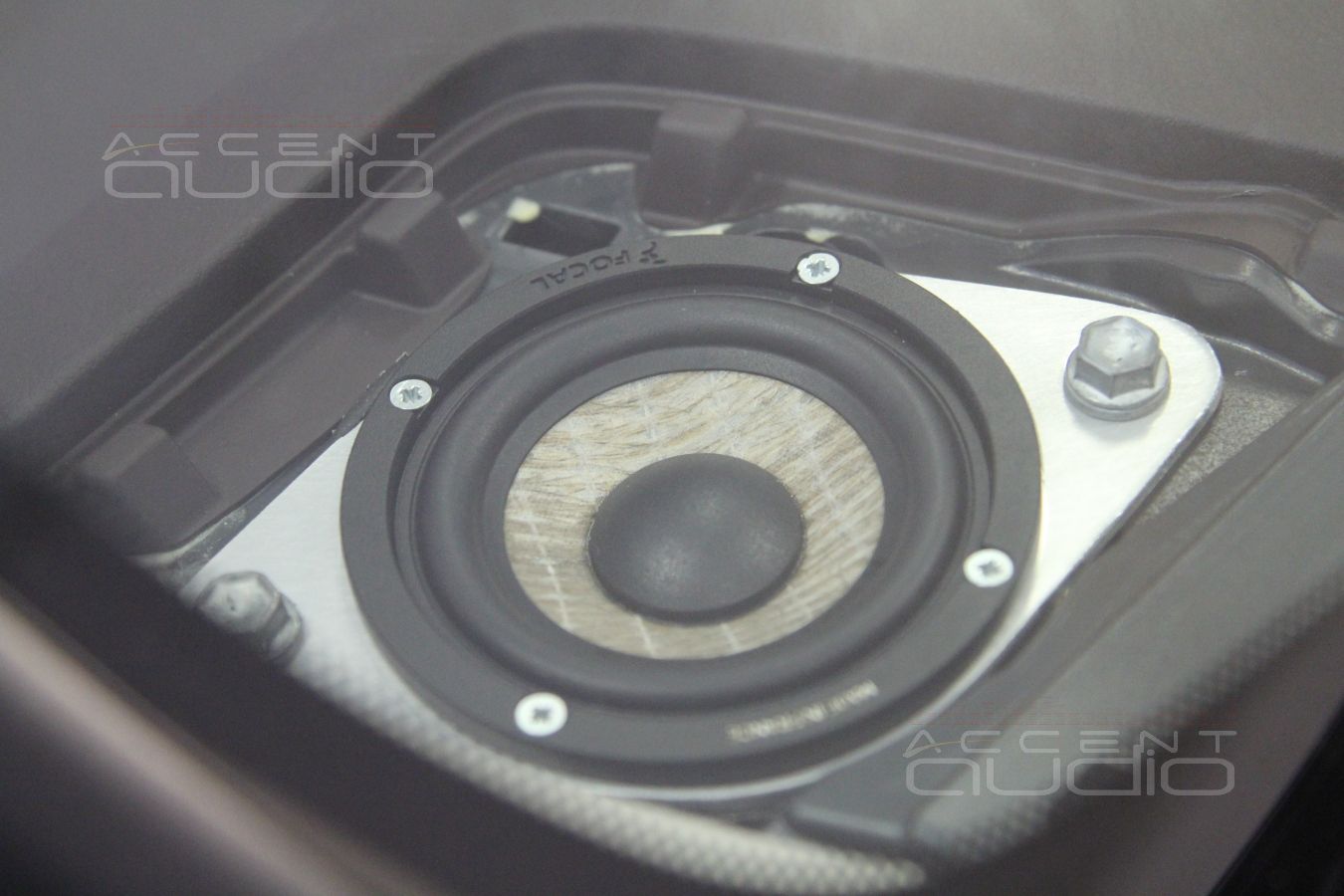 Среднечастотники: Установка фронтальной акустики Focal Performance PS165F3 в Lexus RX350 