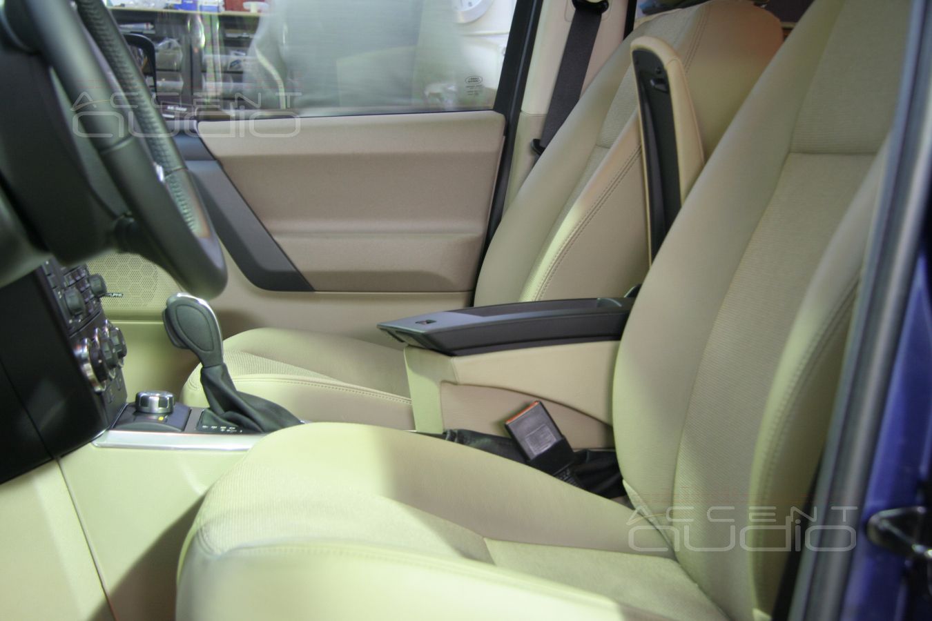 Изготовление и установка подлокотника на LandRover Freelander 2