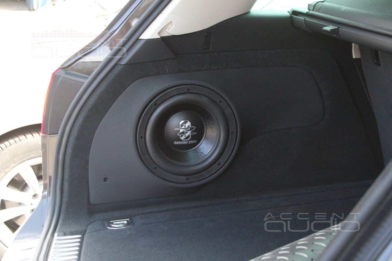 Touareg Update: Black Edition - очередная работа на машине с черным салоном