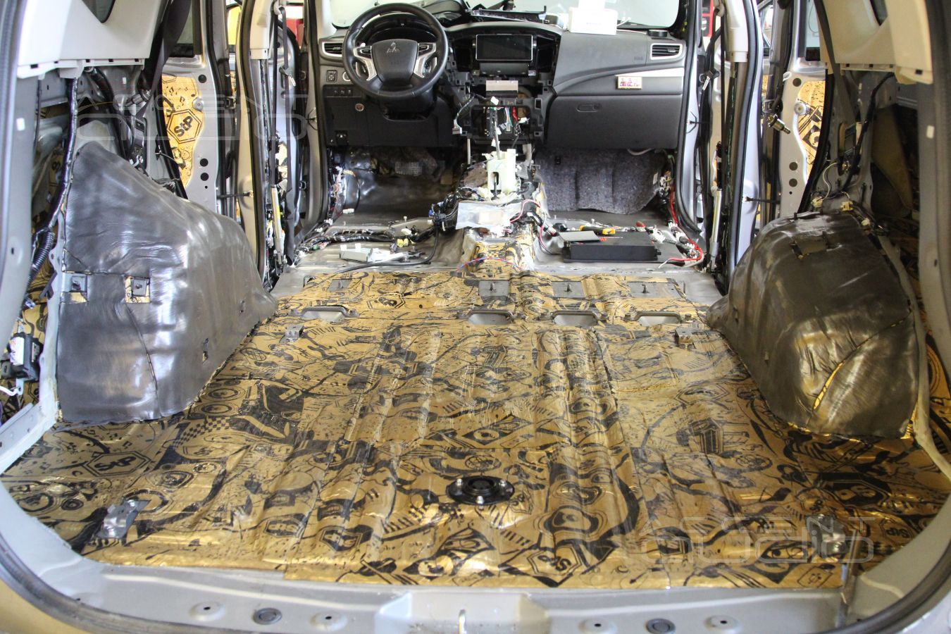 Про нанесение виброизоляции STPGold