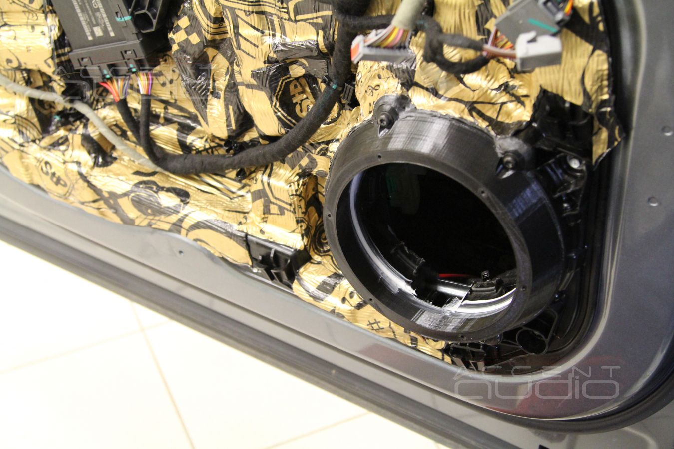 Аудиоподготовка дверей Volvo XC 60