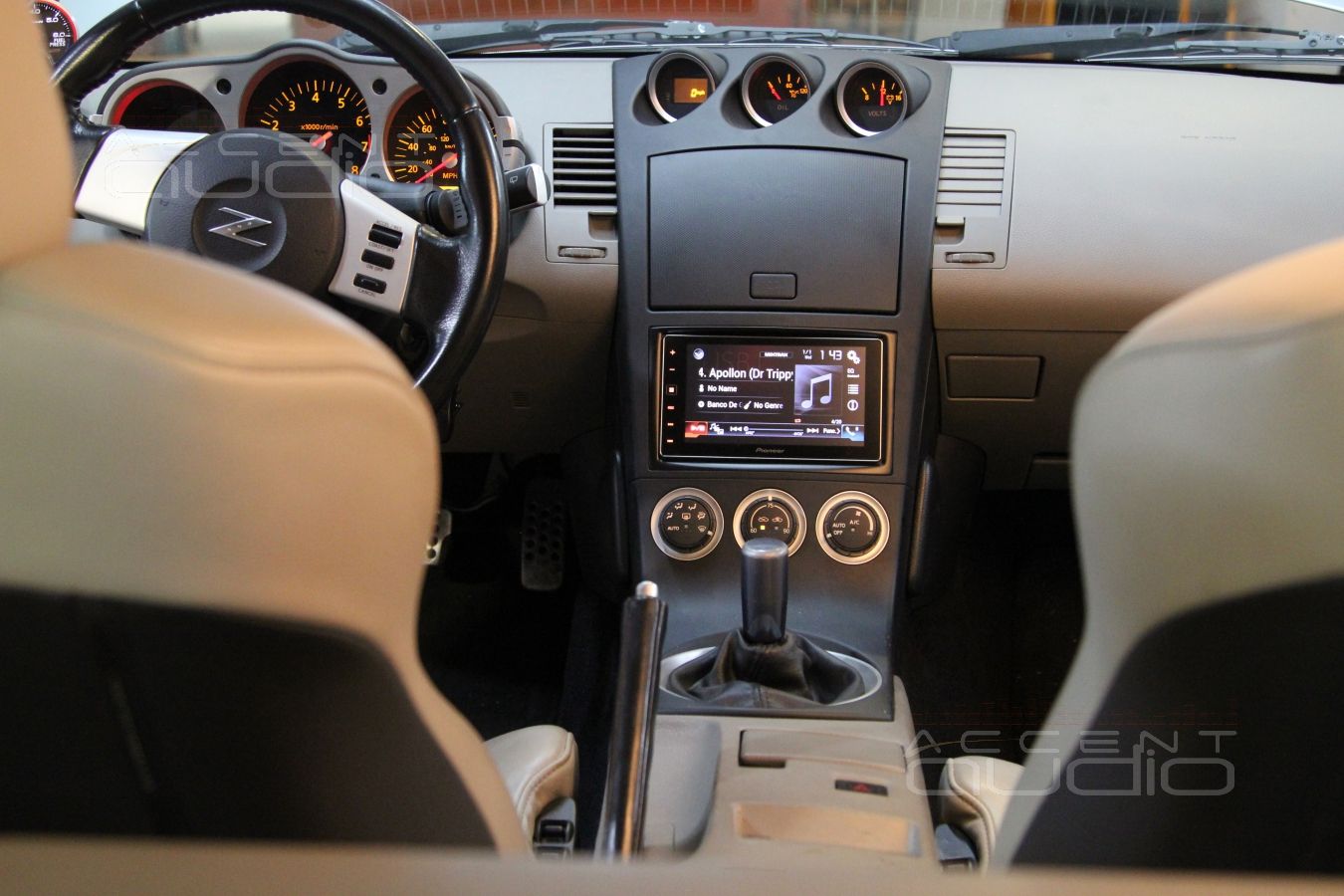 Установка магнитолы Pioneer SPH-DA120 в Nissan 350Z