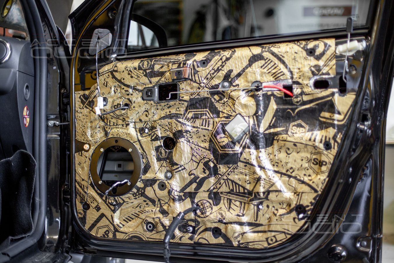 Аудиоподготовка дверей и установка акустики Focal MW ES165K (HPVE1078) в Renault Duster