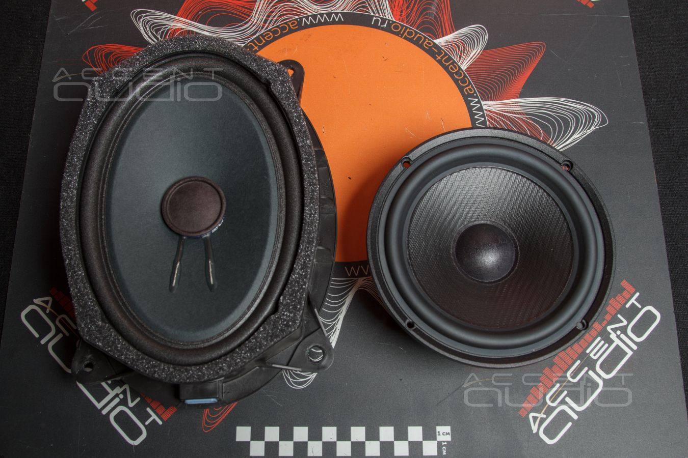 Новые мидбасовые динамики SOAudio 165\38 в передних и задних дверях Lexus LX 570