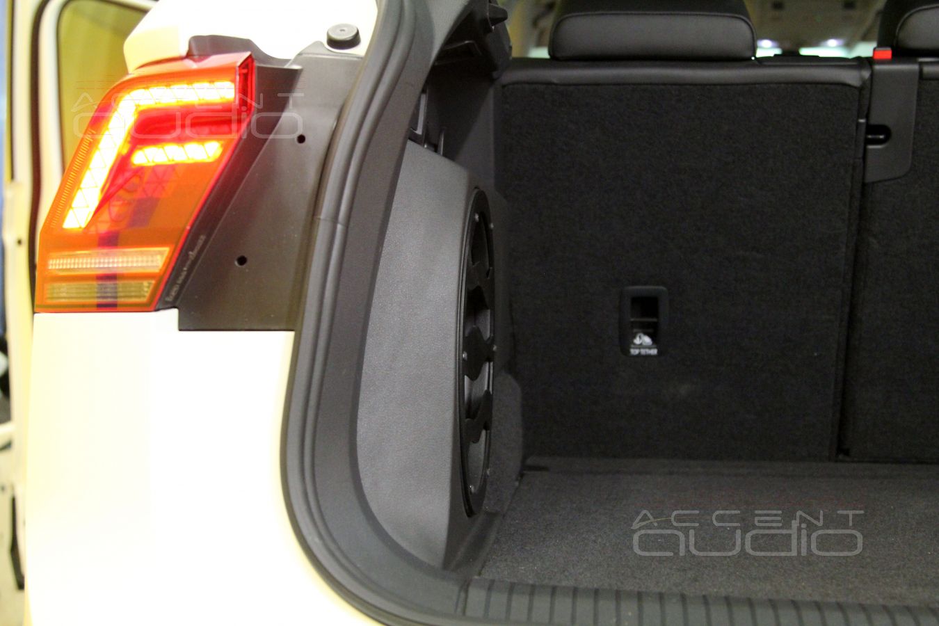 Встроенный сабвуфер в новом Тигуане