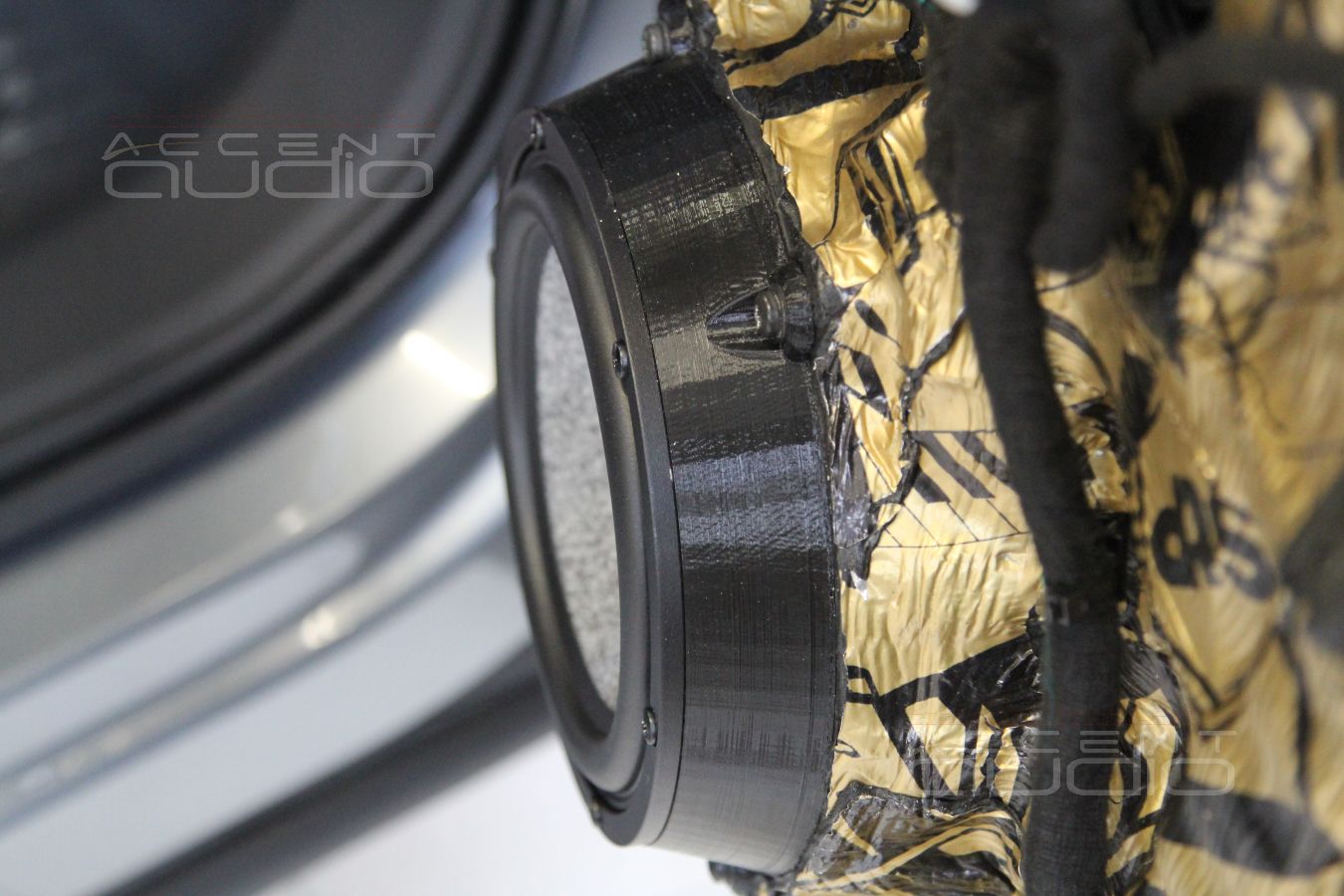 Аудиоподготовка дверей Volvo XC 60