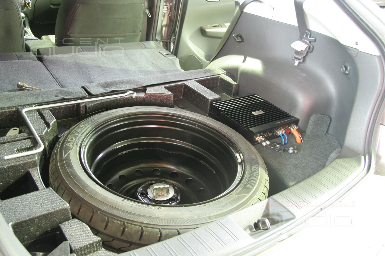 Subaru WRX STI: займите весь багажник пожалуйста !