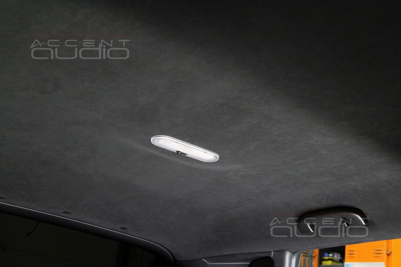 Потолок в черной Алькантаре – в Qashqai как в Audi