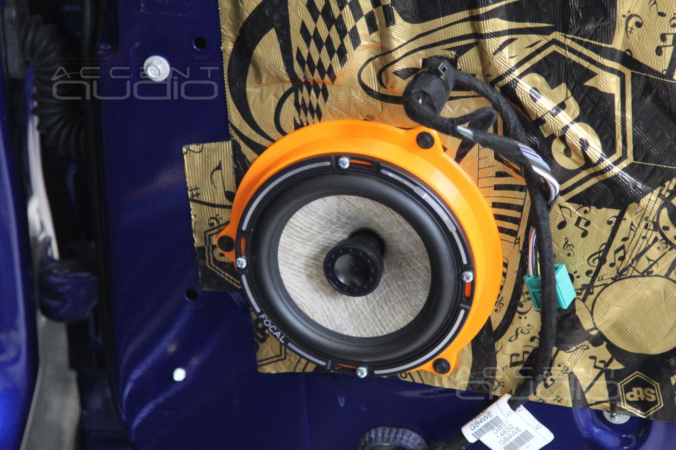 Аудиоподготовка дверей Ford Explorer и установка акустики Focal
