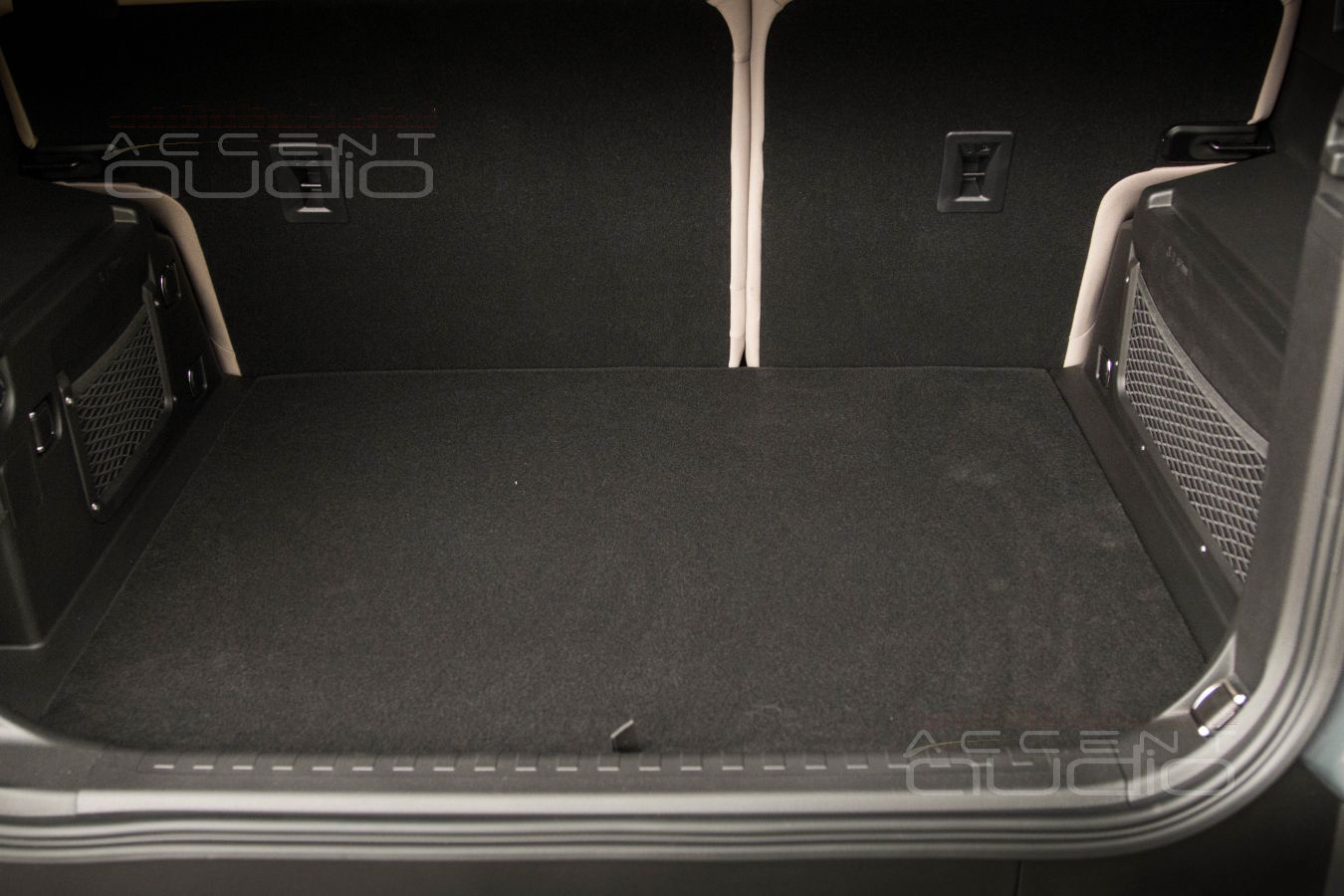 Абсолютная интеграция: злой сабвуфер-невидимка Eton MW 10 FLAT для Jetour T2