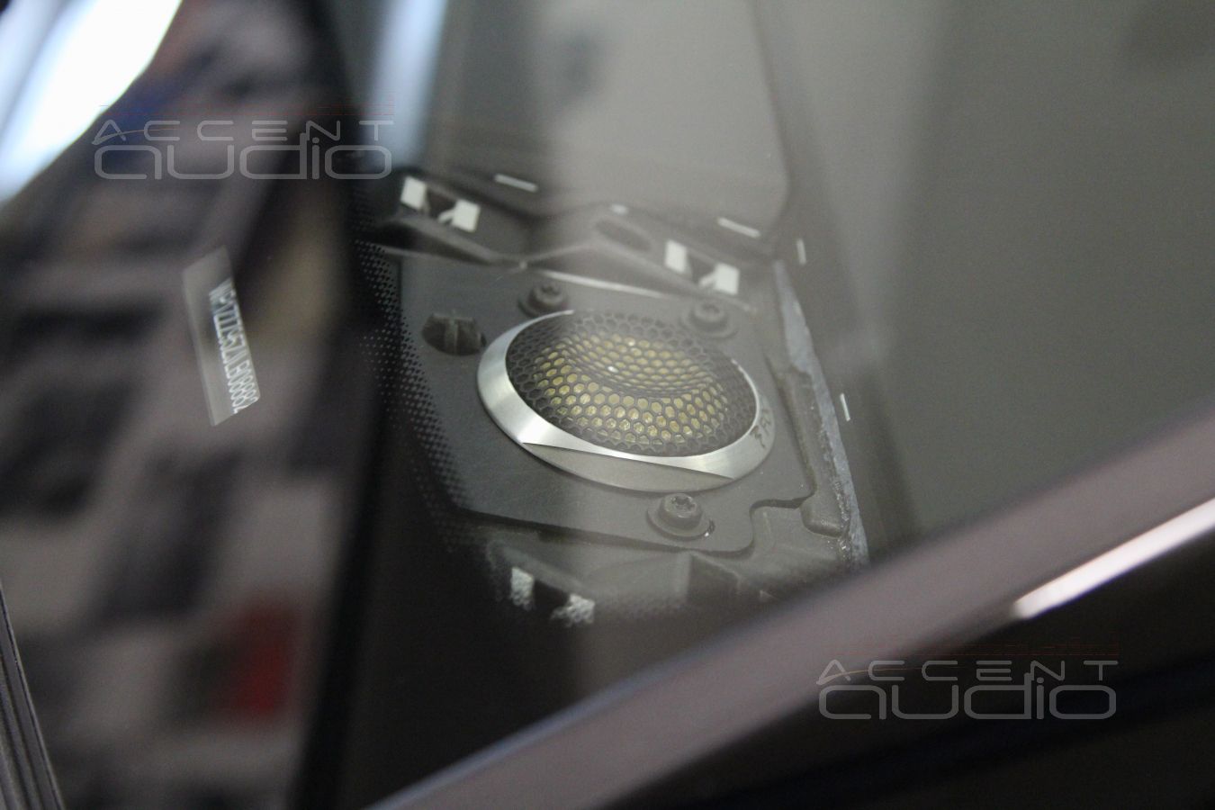 Установка твитеров Focal TKMX (TWVE1026) 