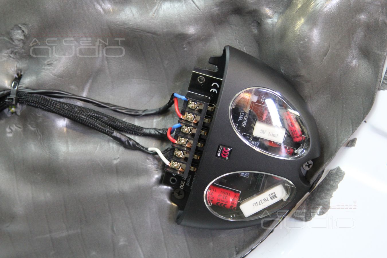 Замена акустических систем (динамиков) в Kia Sportage