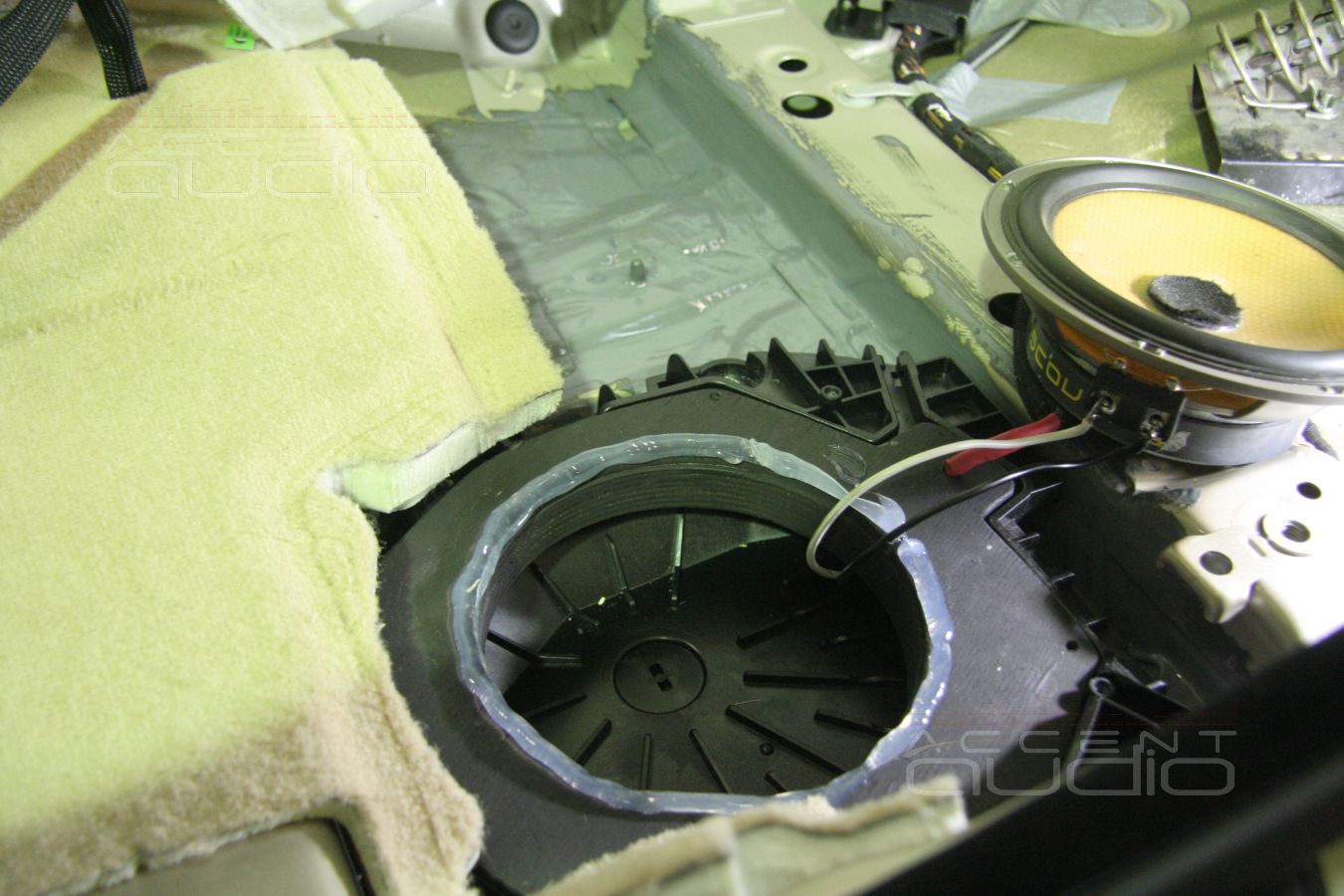 Установка мидбасов в штатные места BMW 523i F10