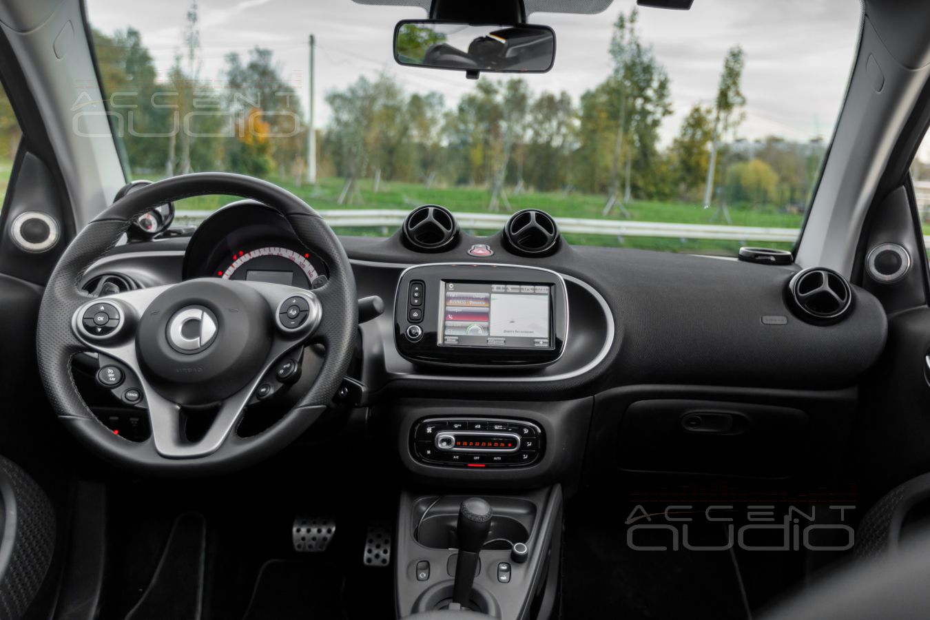 Как управляется и как звучит новая аудиосистема в Smart Fortwo