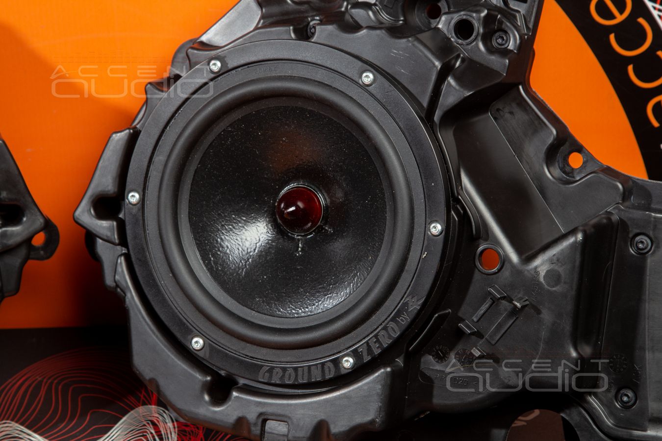 Мидбасы Ground Zero GZPK Reference 180 в новой Audi RS6 Avant штатно !