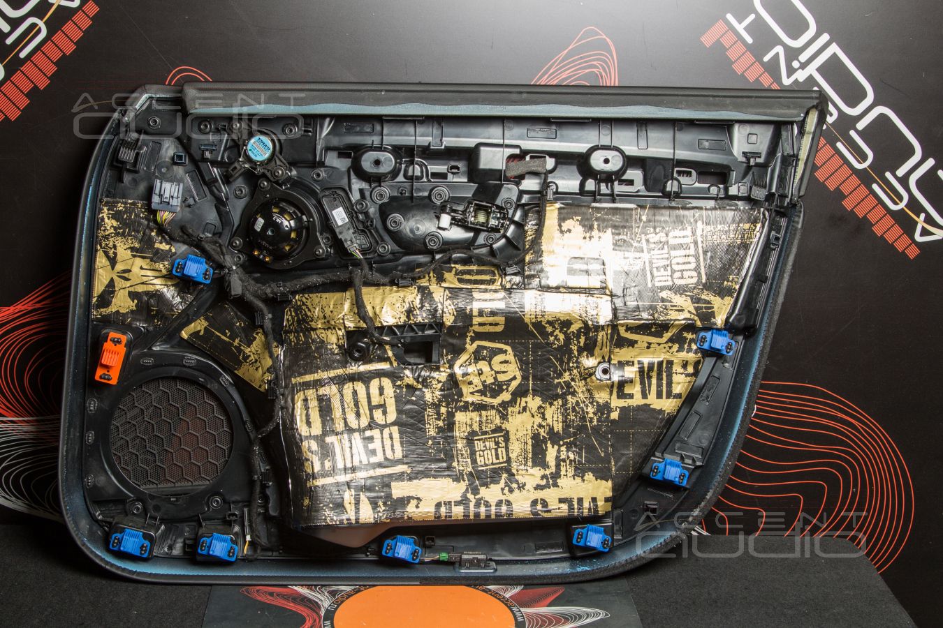 Аудиоподготовка дверей и штатный монтаж новых мидбасовых динамиков SOAudio 165\38