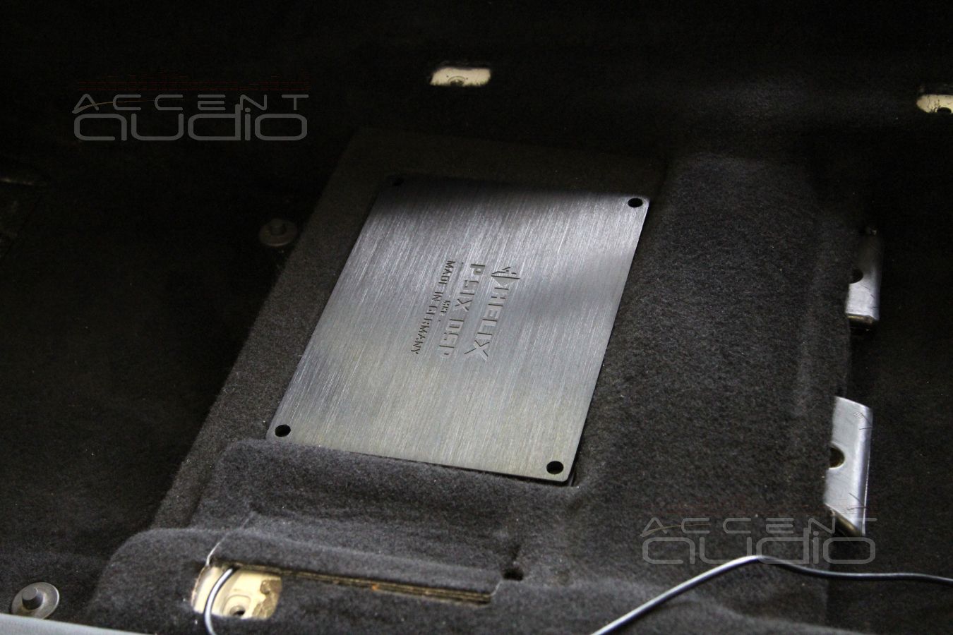 Установка процессорного усилителя под сидение