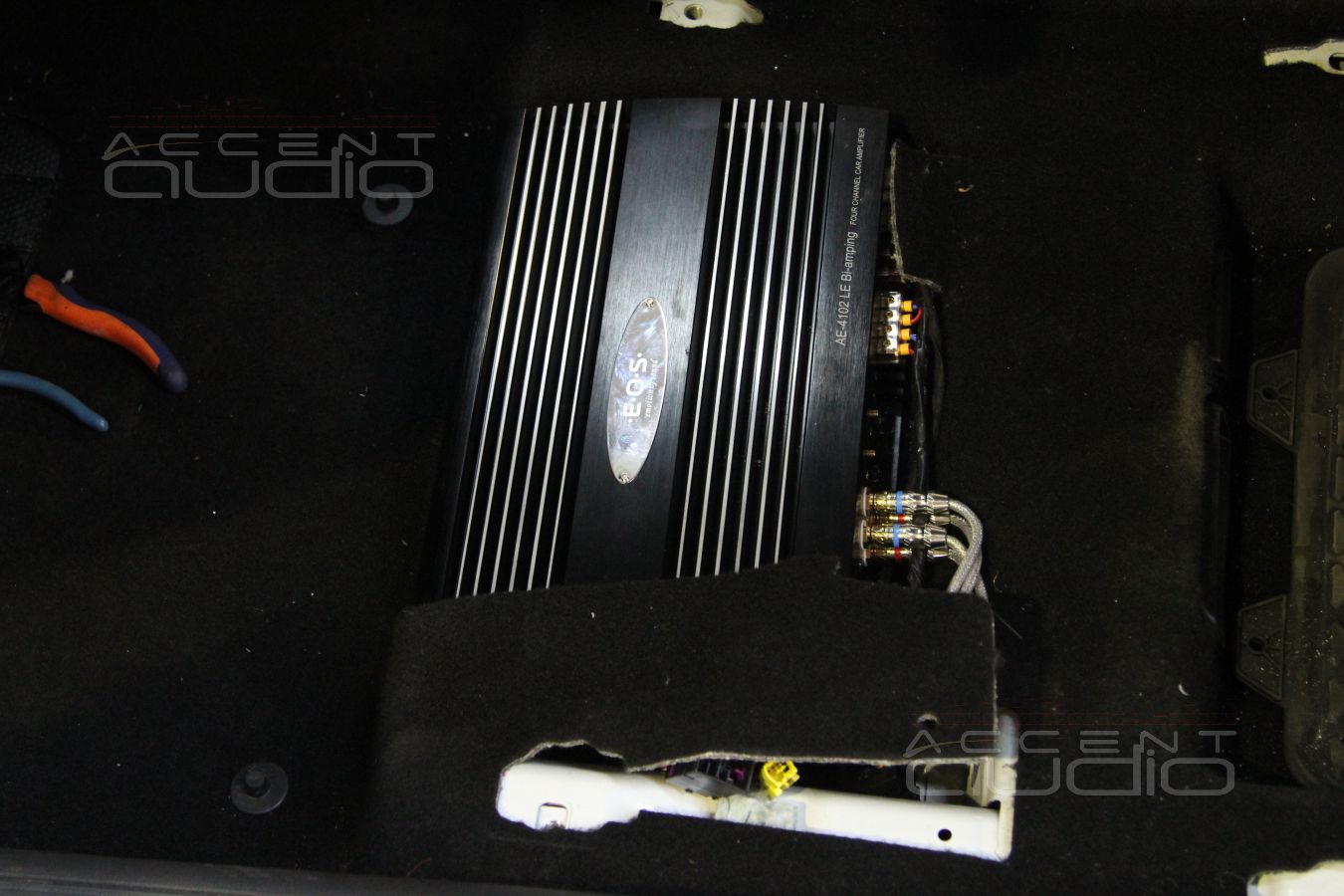 Установка усилителей в Volkswagen Golf 7