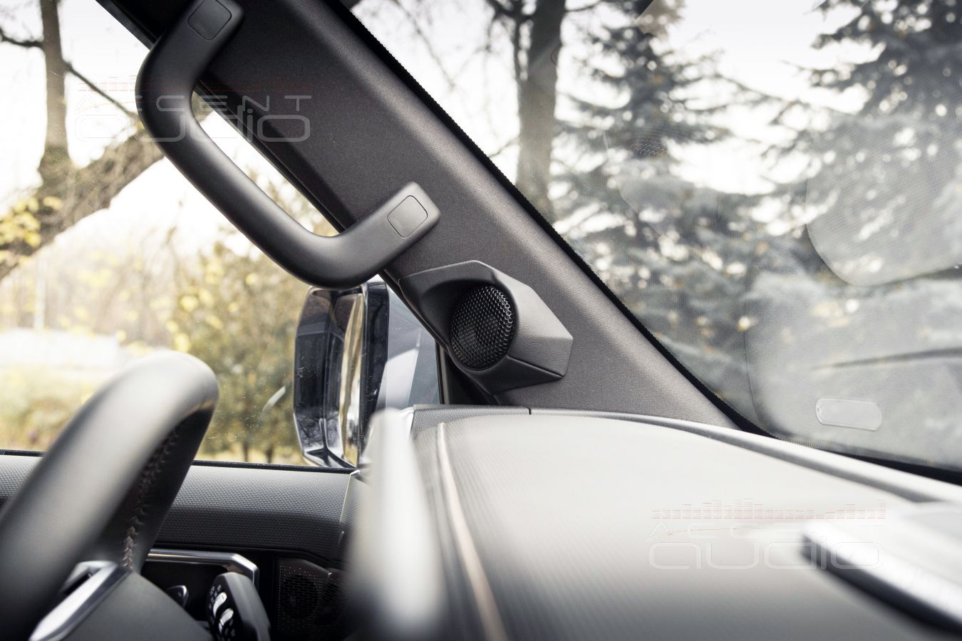 Стильное и лучшее решение для звука Jetour T2  - широкополосные излучатели в стойках