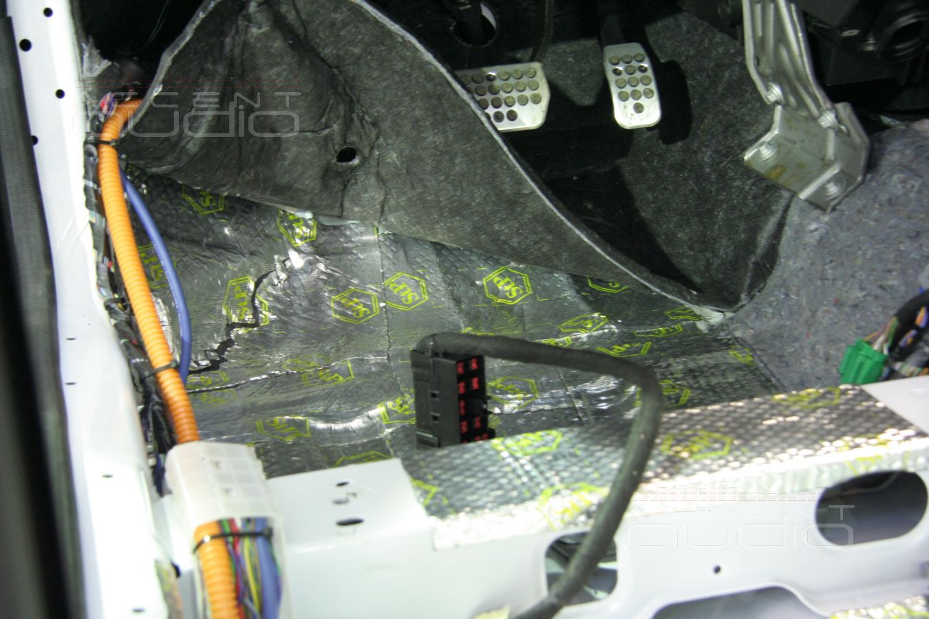 Шумоизоляция Ford Mondeo