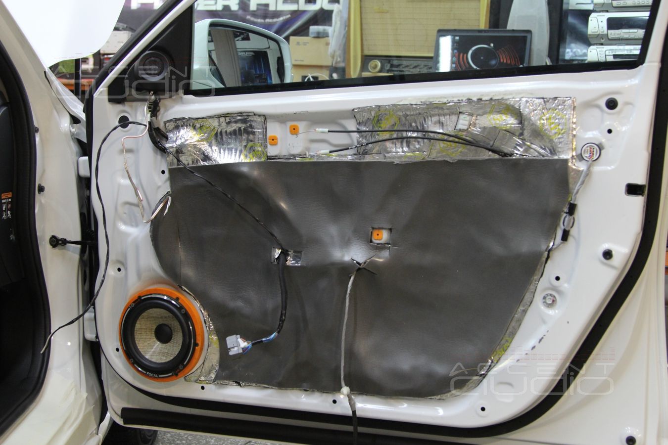 Установка акустики в Honda Accord 9