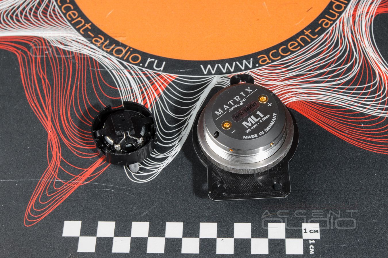 Новые, роскошные твитеры Brax ML1 в Porsche Cayenne Coupe штатно