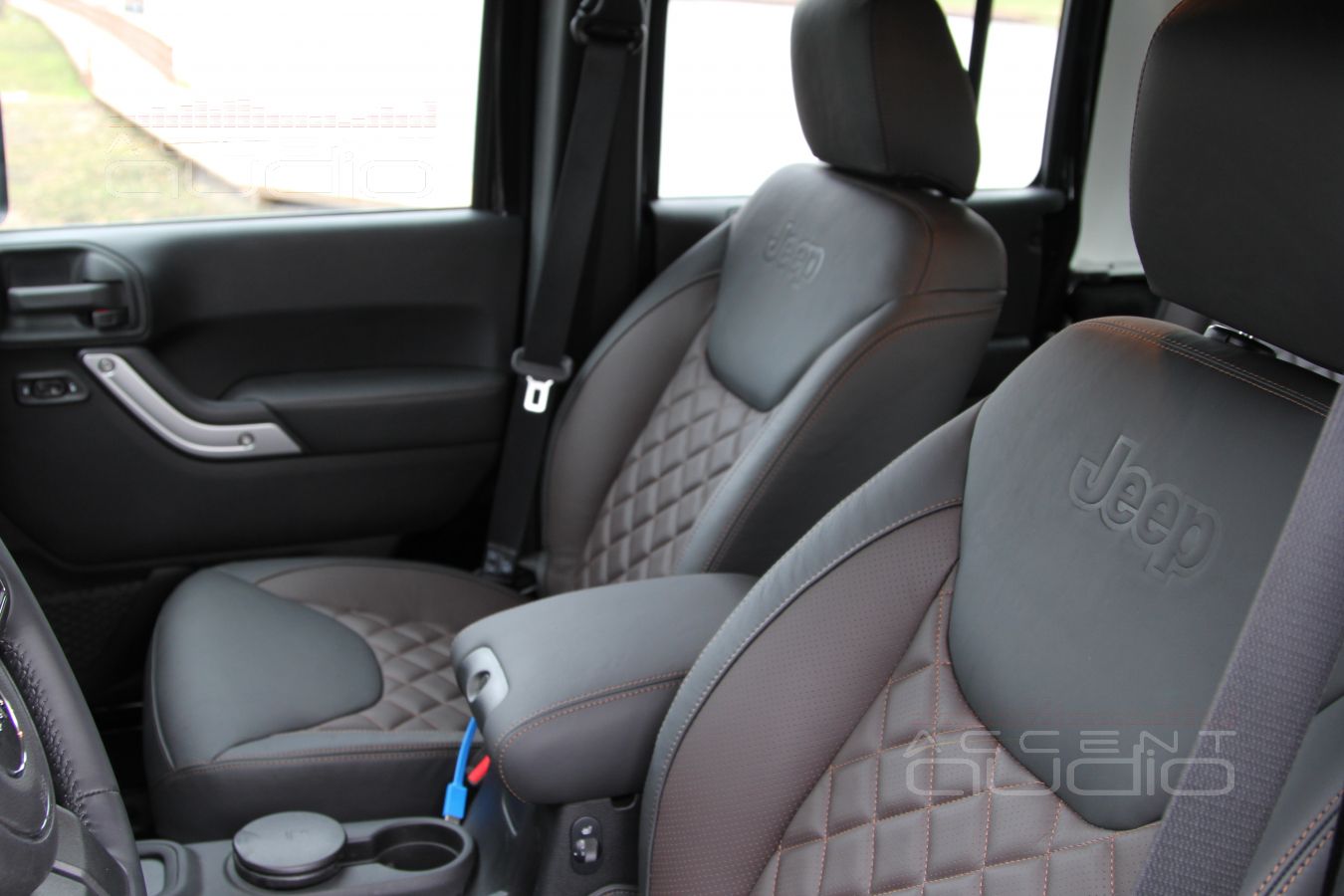 Эксклюзивный кожаный салон Jeep Wrangler