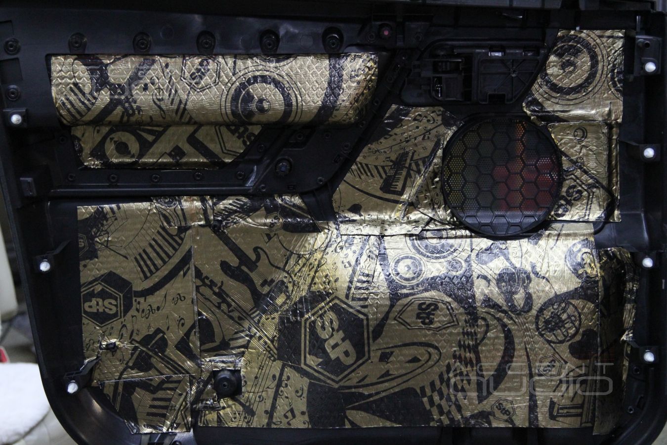 Замена акустики и шумоизоляция для Freelander 2