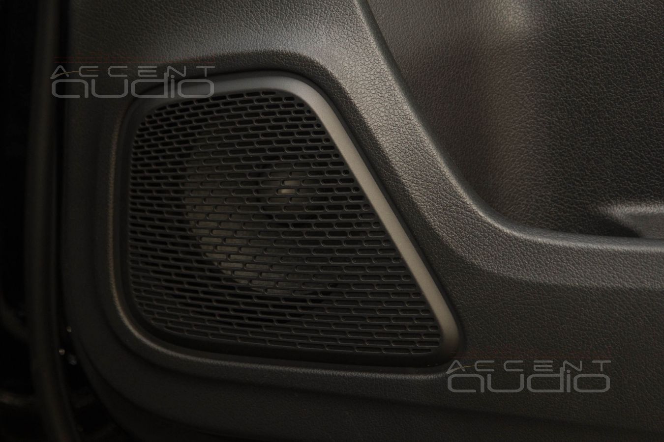 Правильная установка мидбасовых Helix Ci5 W165FM-S3 в Mercedes-Benz A 45