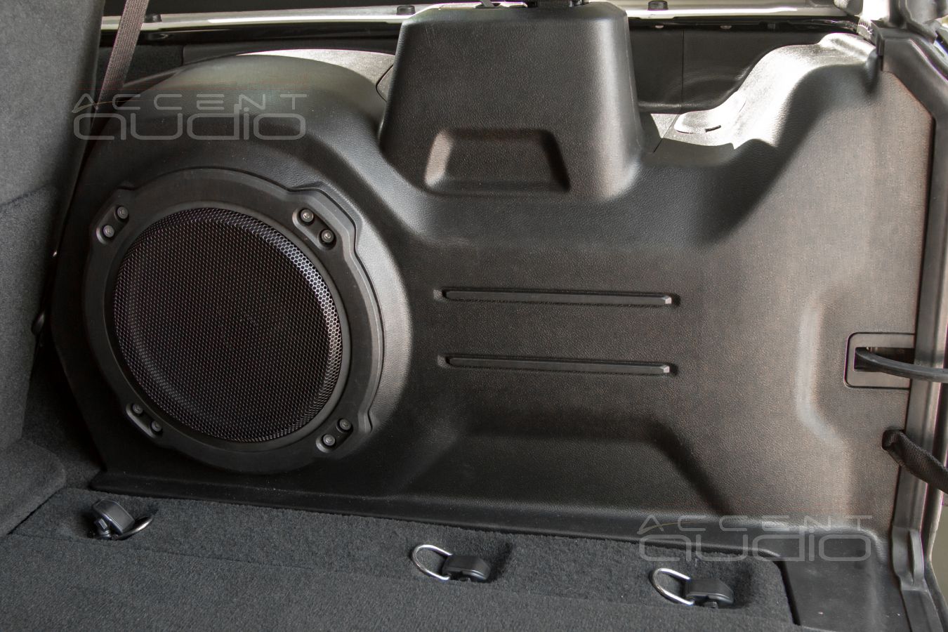 Сабвуфер Helix вместо подделки под Alpine для Jeep Wrangler Rubicon